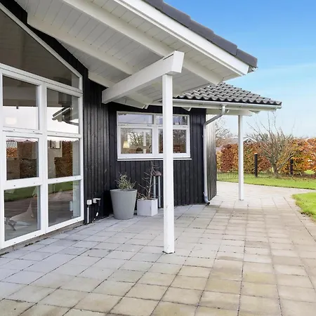 3 Bedroom Pet Friendly In Juelsminde *