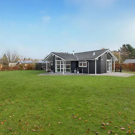 3 Bedroom Pet Friendly In Juelsminde
